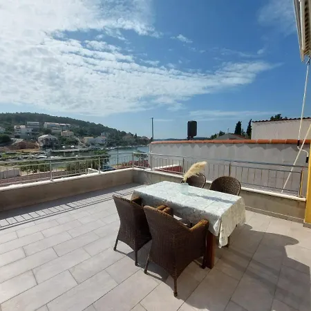 Guest house Sandra 3*