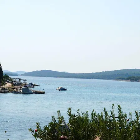 桑德拉旅馆 迪斯诺