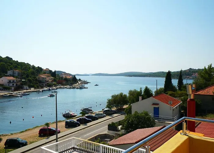 ゲストハウス Sandra ティスノ